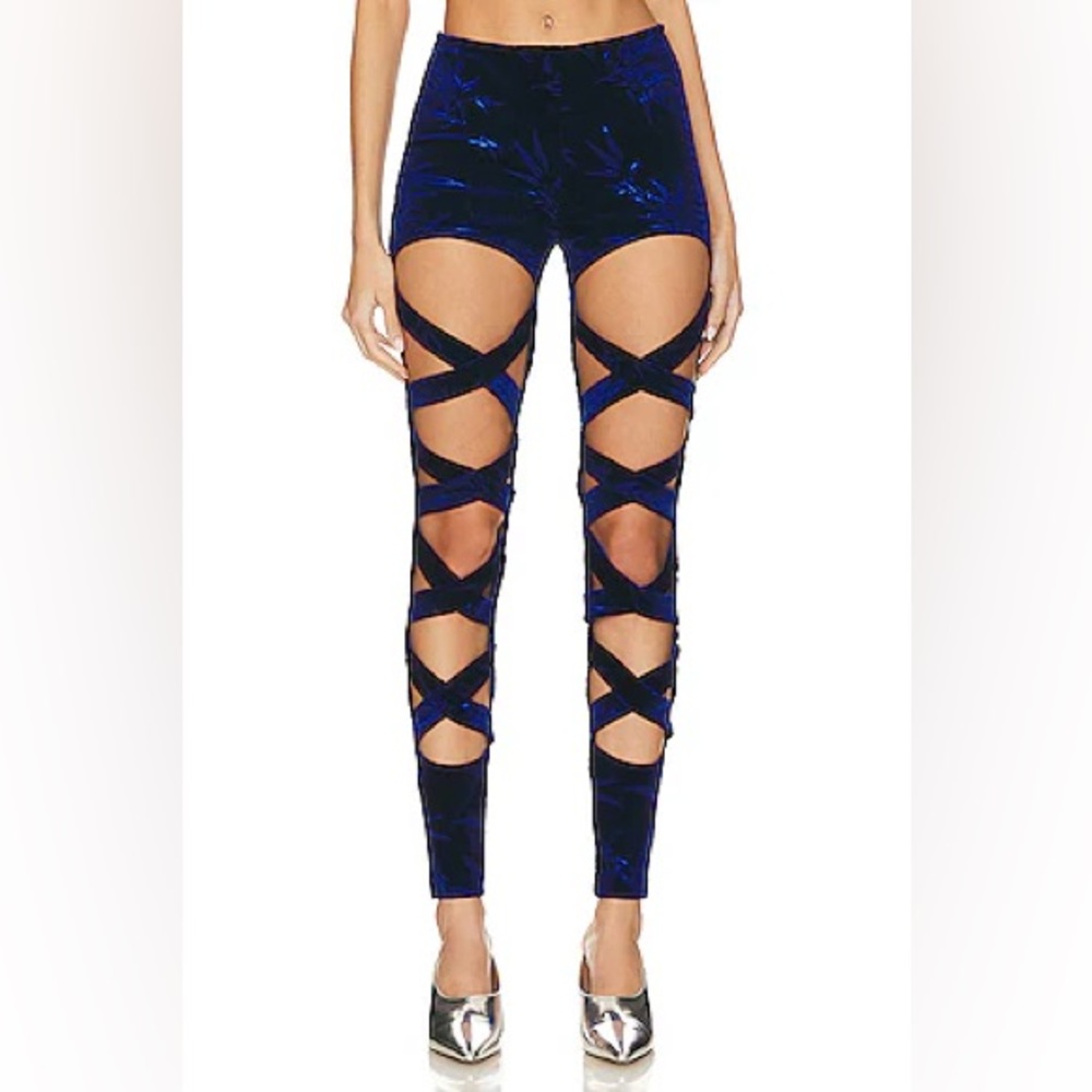 Kim Shui
Suede Royal Blue Bamboo Chainlink Pants (XS)
NWT